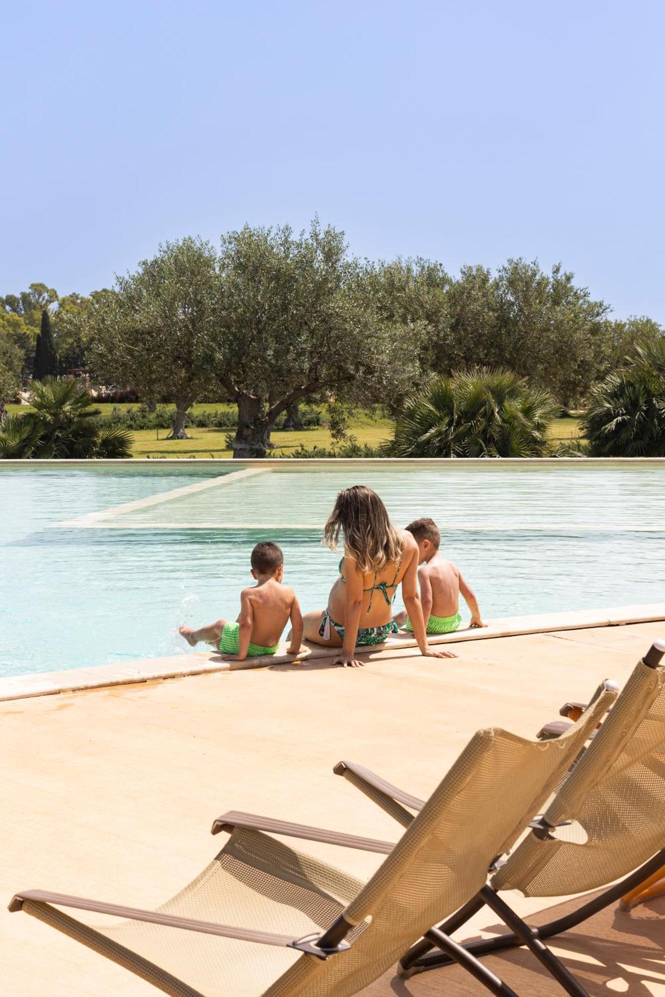 Agua Green Resort Reitani Exterior photo